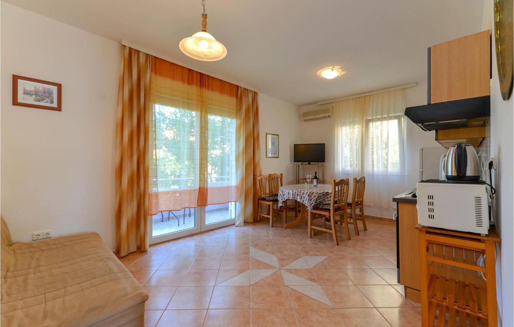 1 Bedroom Nice Apartment In 자다르 외부 사진